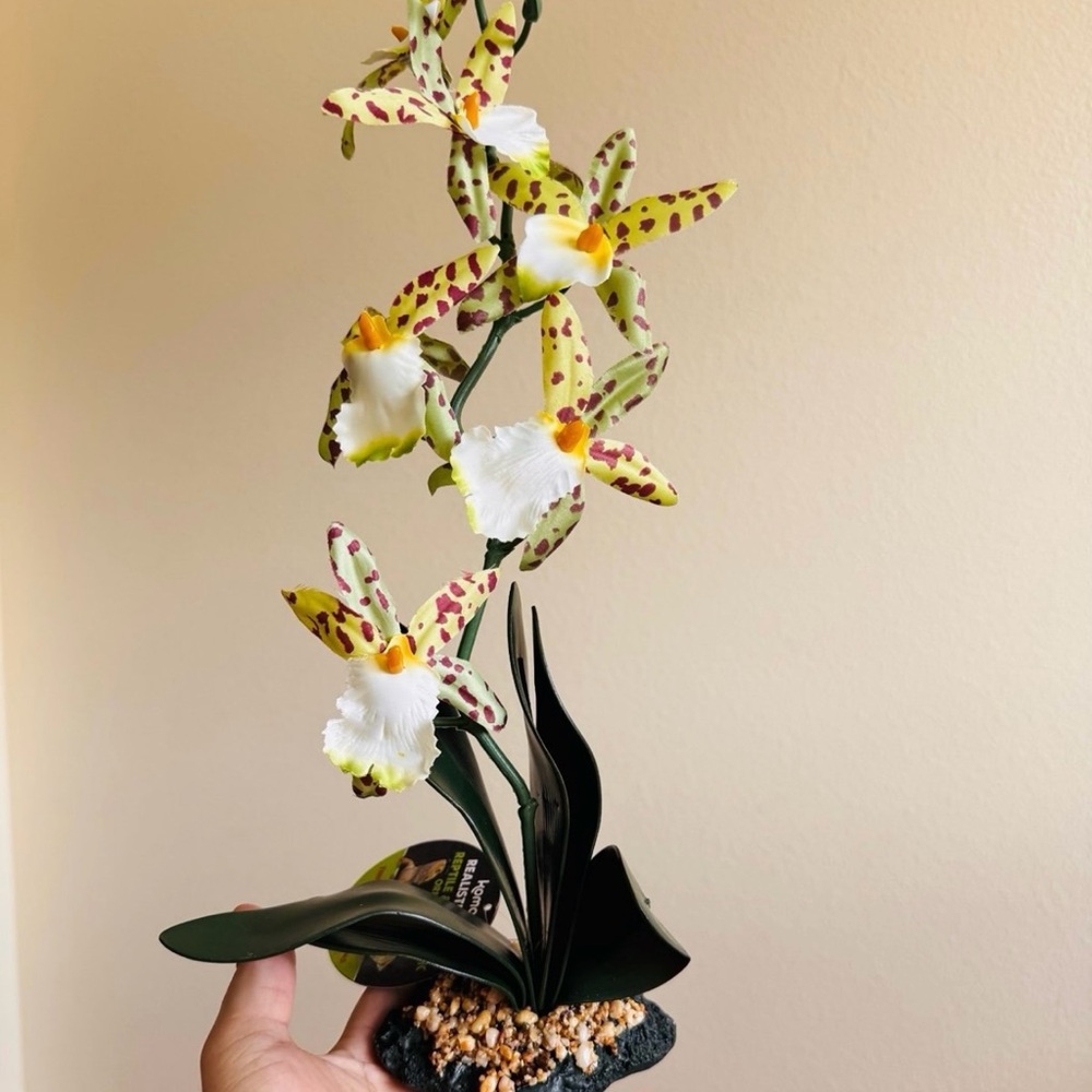 Komodo Silk Orchid Plant with Gravel Base, Aquarium Decor, 14 Inches Tall